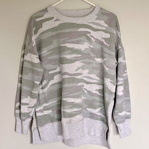Aerie American Eagle oversized camo pullover, size small